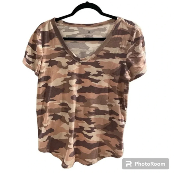 SO Medium pink camo v-neck t-shirt - Picture 6 of 6